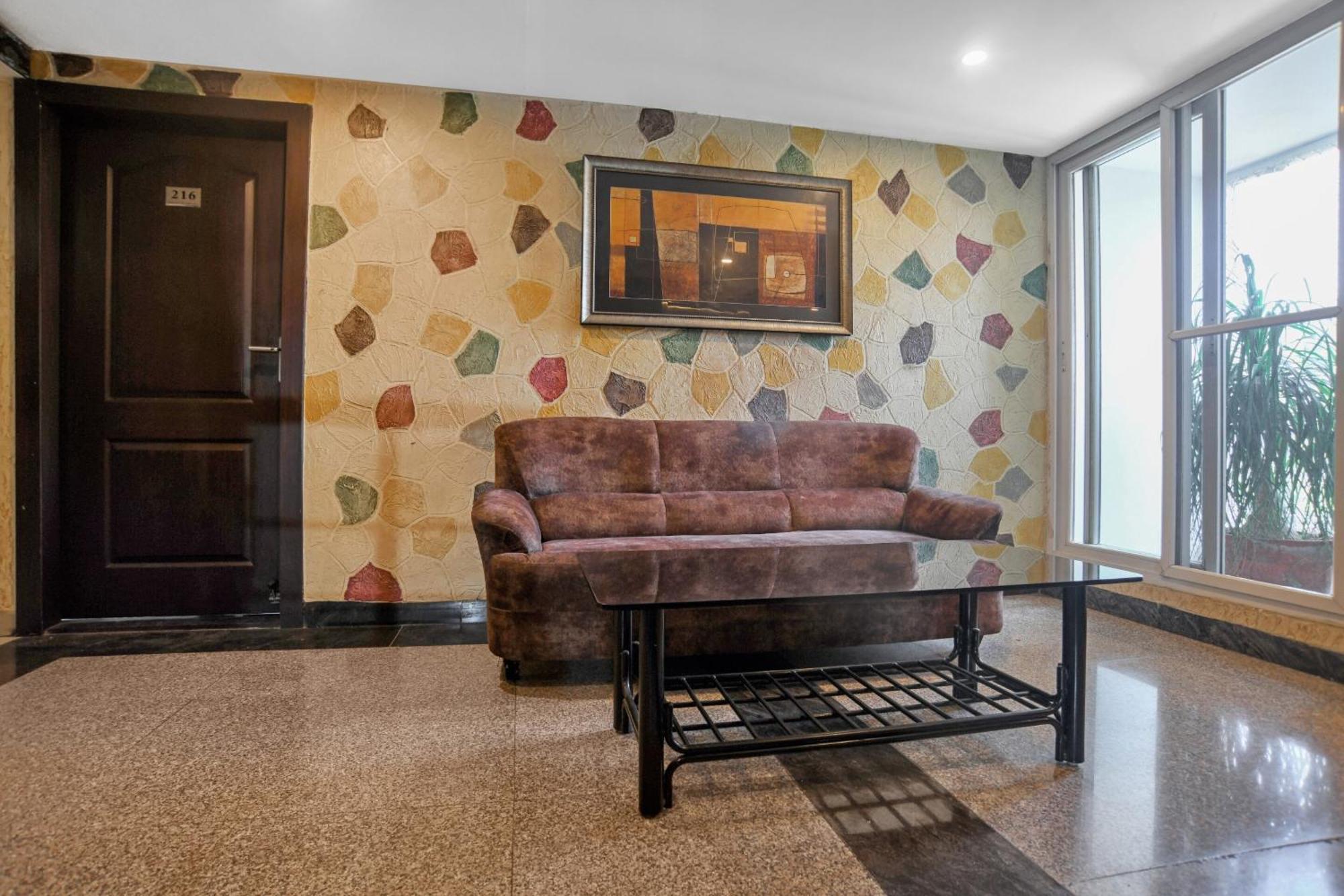 Super Townhouse Divya Palace 4*